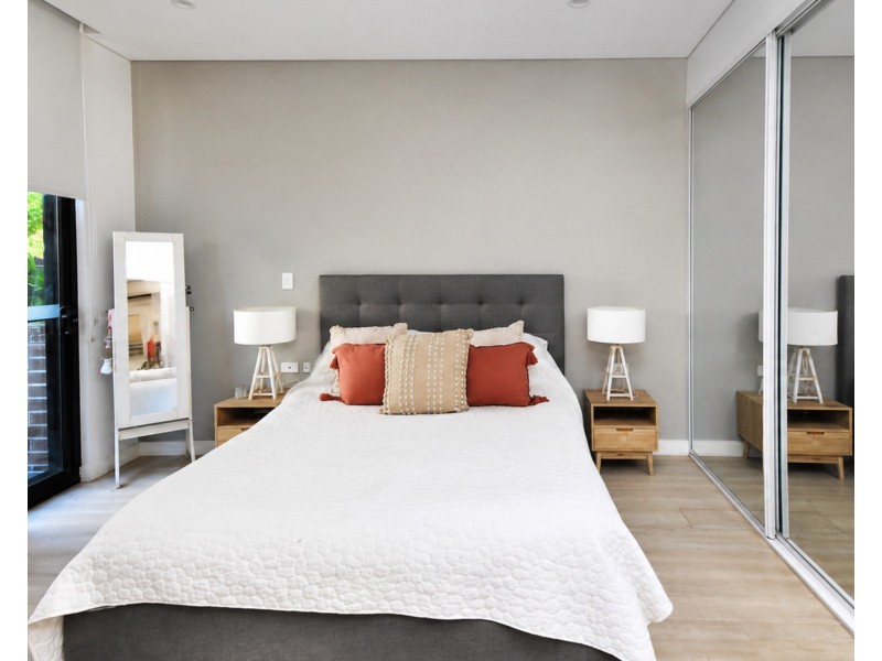 2/18 Pinnacle Street, Miranda NSW 2228