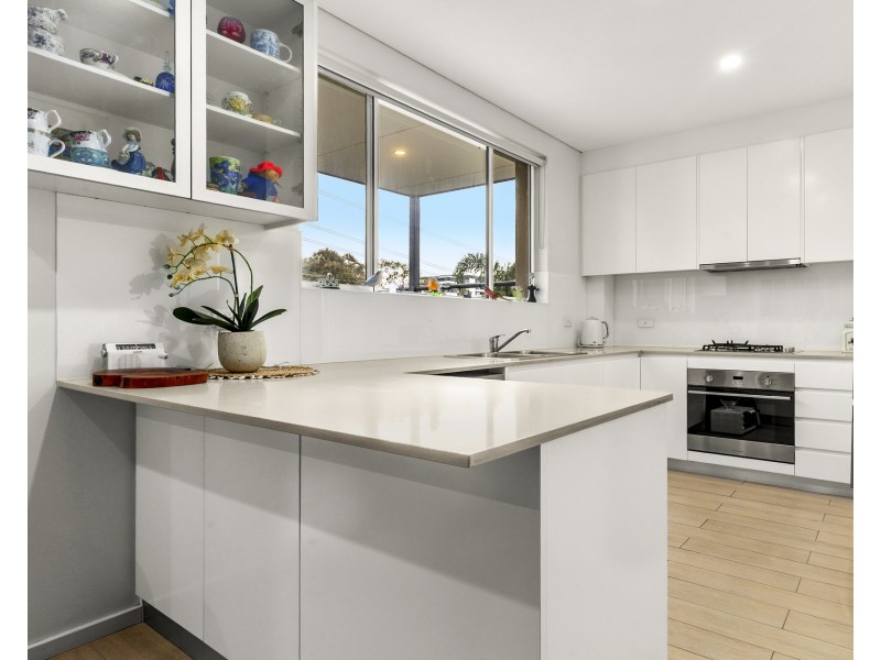 9/64 Flora Street, Kirrawee NSW 2232