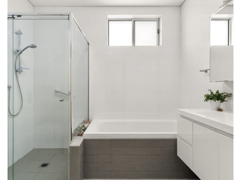 9/64 Flora Street, Kirrawee NSW 2232