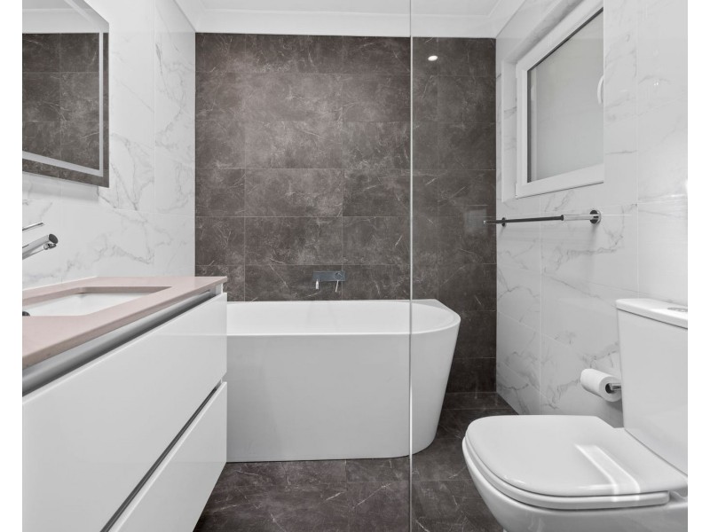 5 Warrangarree Drive, Woronora Heights NSW 2233