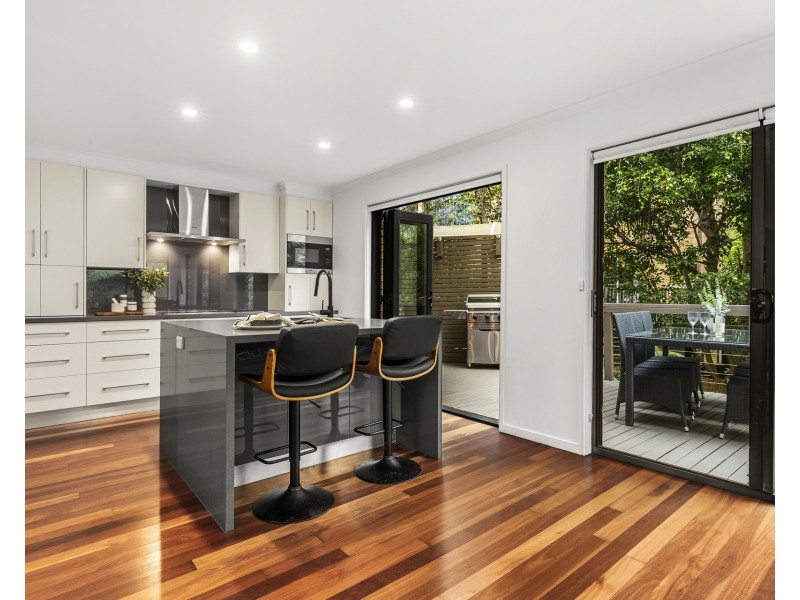 1 Tea Tree Place, Kirrawee NSW 2232