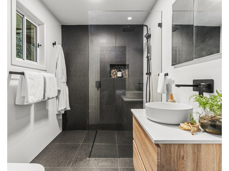 1 Tea Tree Place, Kirrawee NSW 2232