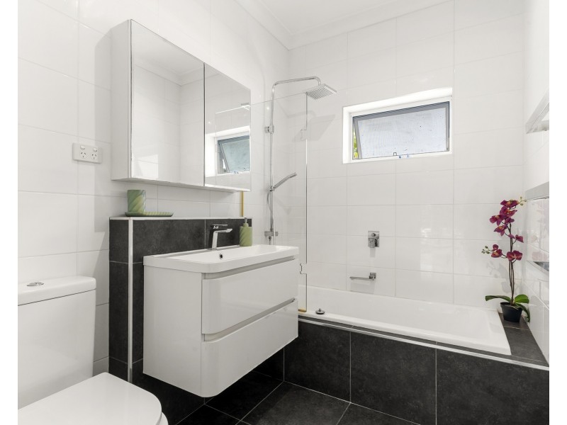 1 Gilmore Avenue, Kirrawee NSW 2232