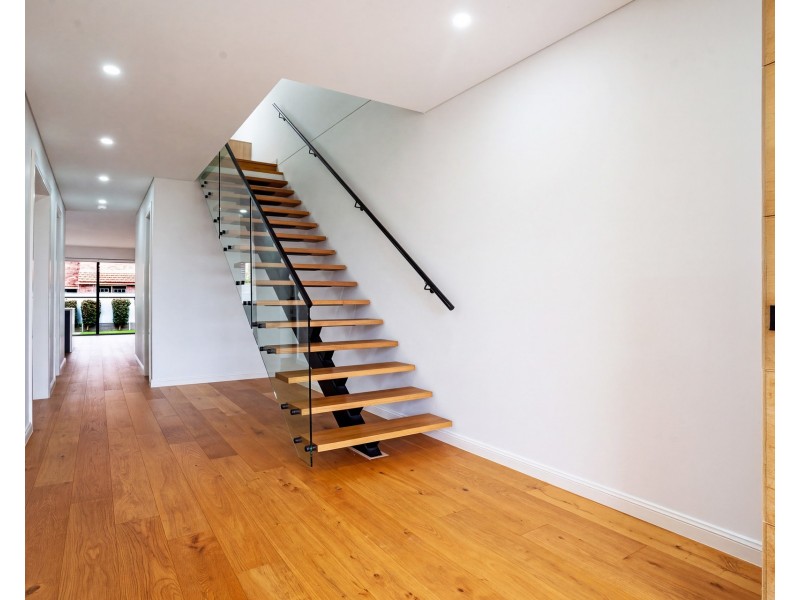 16a Drake Avenue, Caringbah NSW 2229