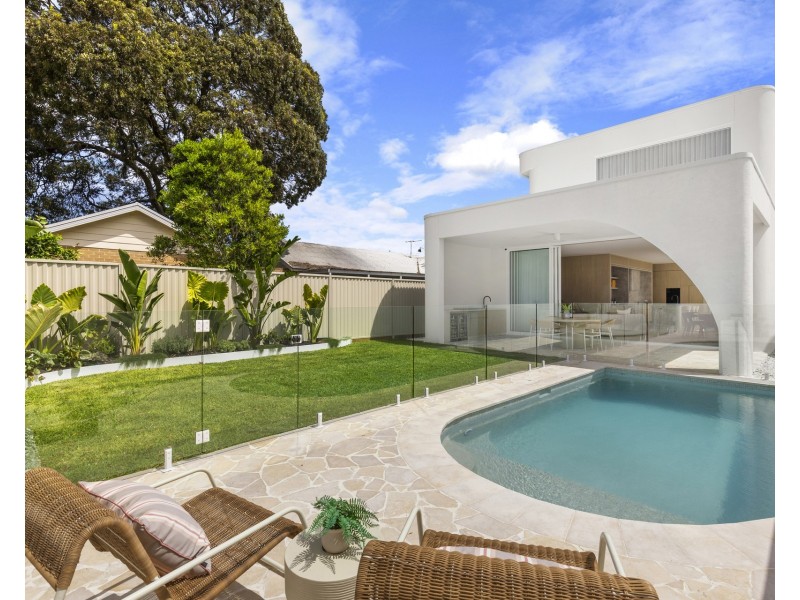 8b Glandore Street, Woolooware NSW 2230