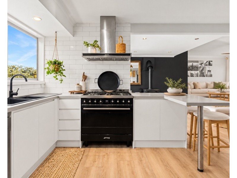 6 Valley Way, Gymea Bay NSW 2227