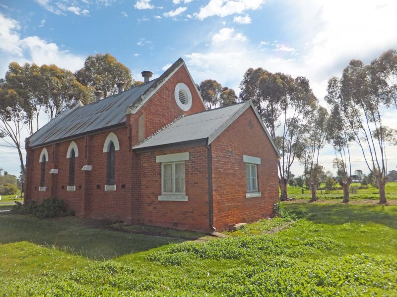 10 Robertson Street, Wyuna VIC 3620