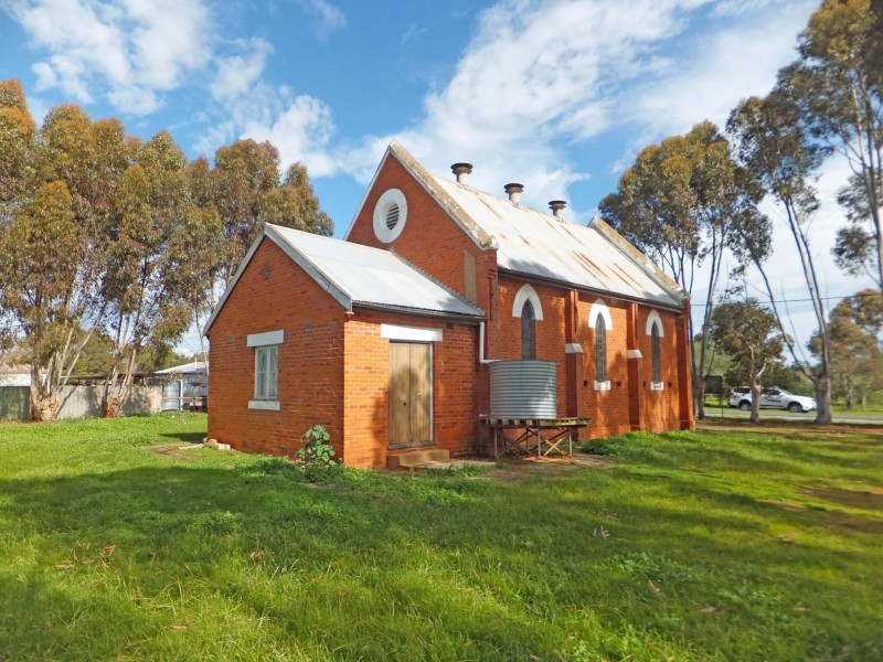 10 Robertson Street, Wyuna VIC 3620