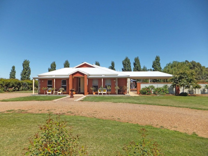 50  The Avenue, Kyabram VIC 3620