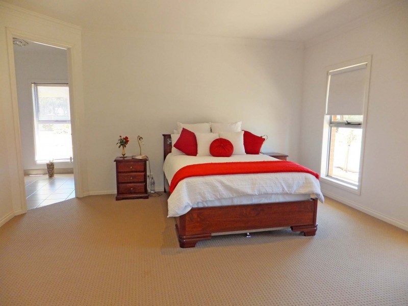 50  The Avenue, Kyabram VIC 3620