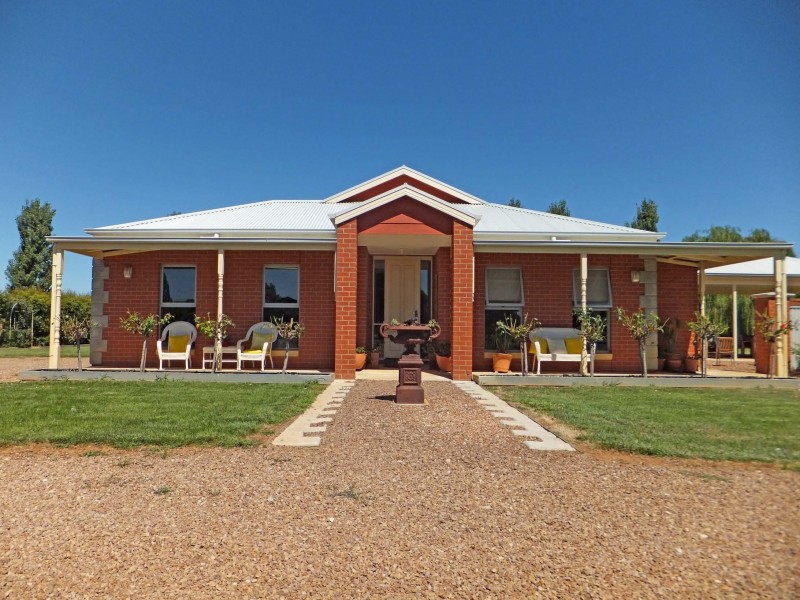50  The Avenue, Kyabram VIC 3620