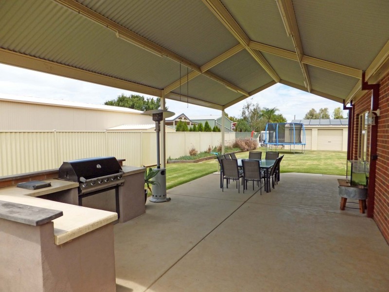 14 Deakin Grove, Tongala VIC 3621
