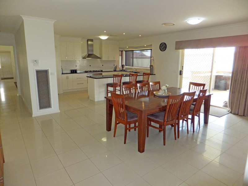 14 Deakin Grove, Tongala VIC 3621