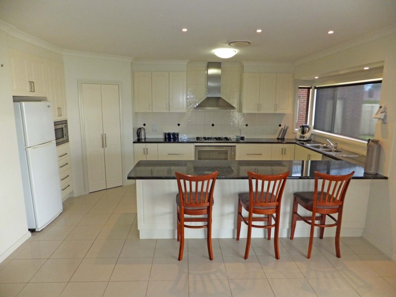 14 Deakin Grove, Tongala VIC 3621