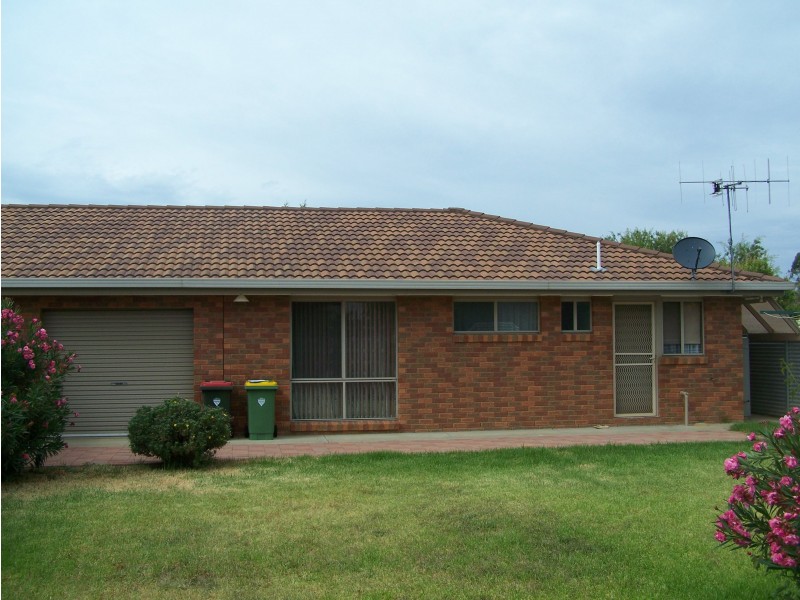 2A Munro Cresent, Kyabram VIC 3620