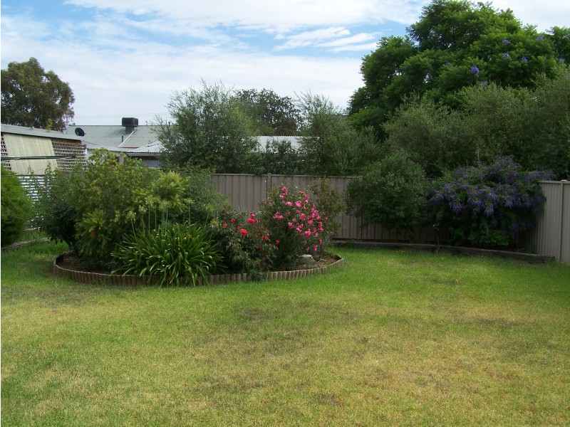 2A Munro Cresent, Kyabram VIC 3620