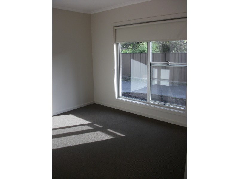 2/64 Edis Street, Kyabram VIC 3620