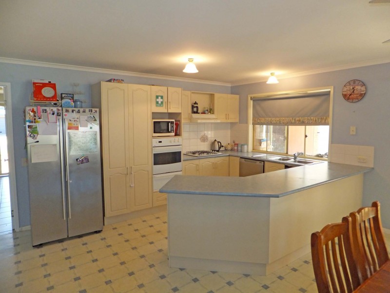21 Munro Crescent, Kyabram VIC 3620