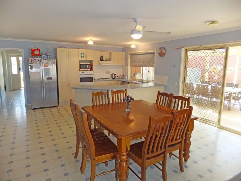 21 Munro Crescent, Kyabram VIC 3620