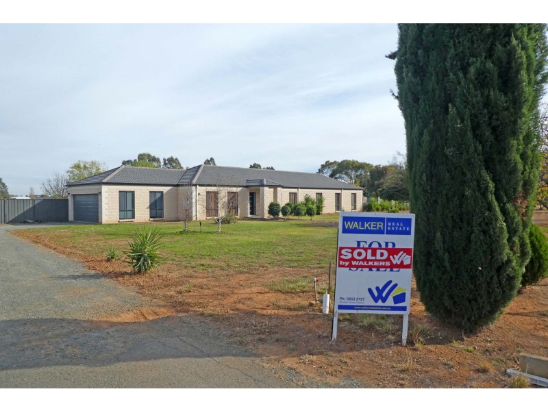 15 Carmaria Court, Kyabram VIC 3620