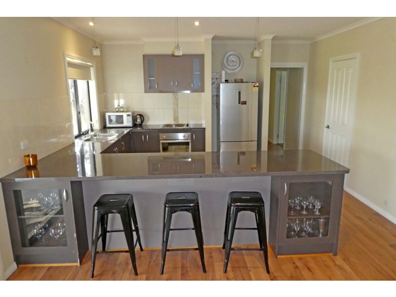 15 Carmaria Court, Kyabram VIC 3620