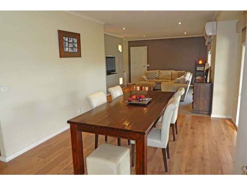 15 Carmaria Court, Kyabram VIC 3620