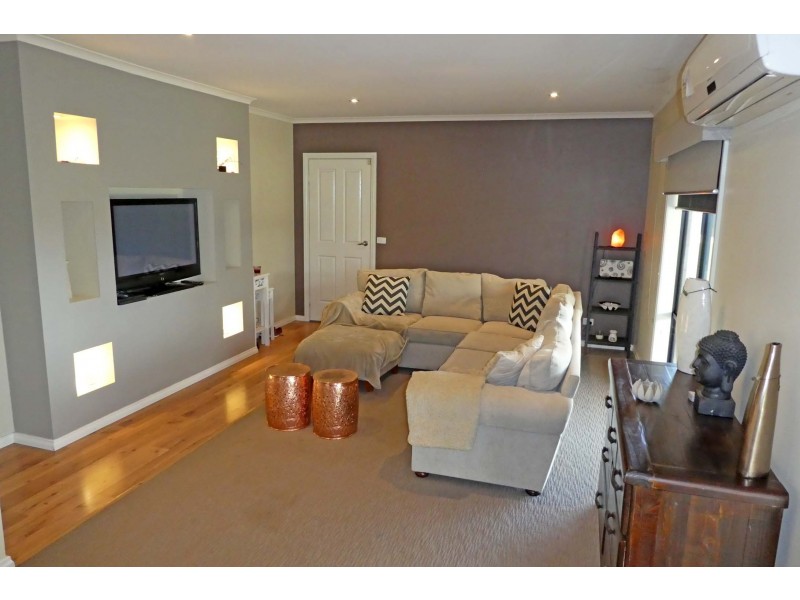 15 Carmaria Court, Kyabram VIC 3620