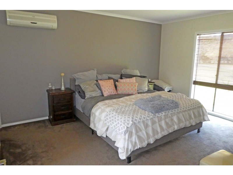 15 Carmaria Court, Kyabram VIC 3620