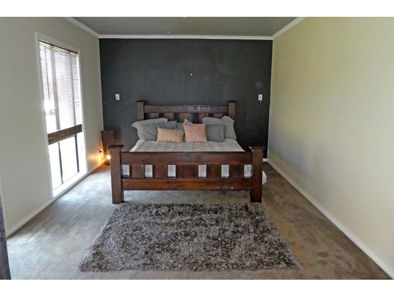 15 Carmaria Court, Kyabram VIC 3620