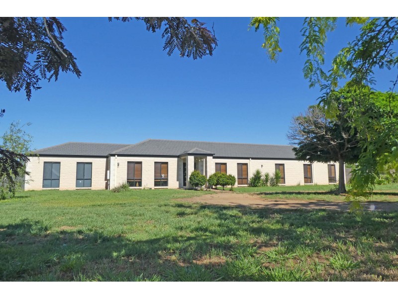 15 Carmaria Court, Kyabram VIC 3620