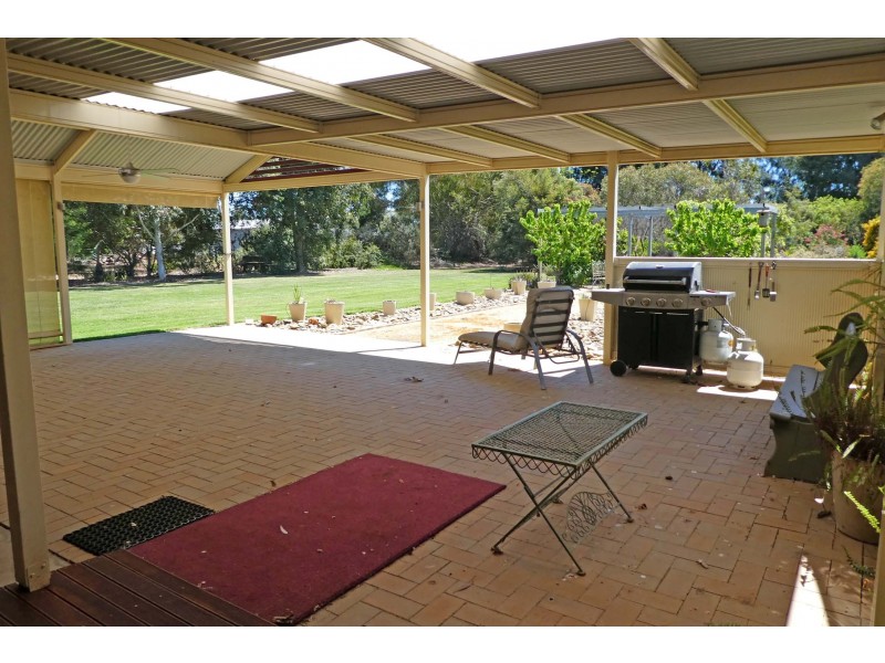 10 Gardadale Drive, Kyabram VIC 3620