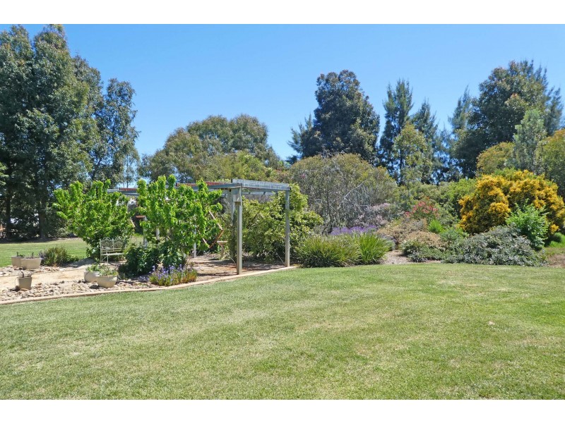 10 Gardadale Drive, Kyabram VIC 3620