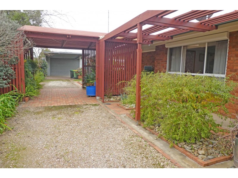 10 Outram Avenue, Kyabram VIC 3620