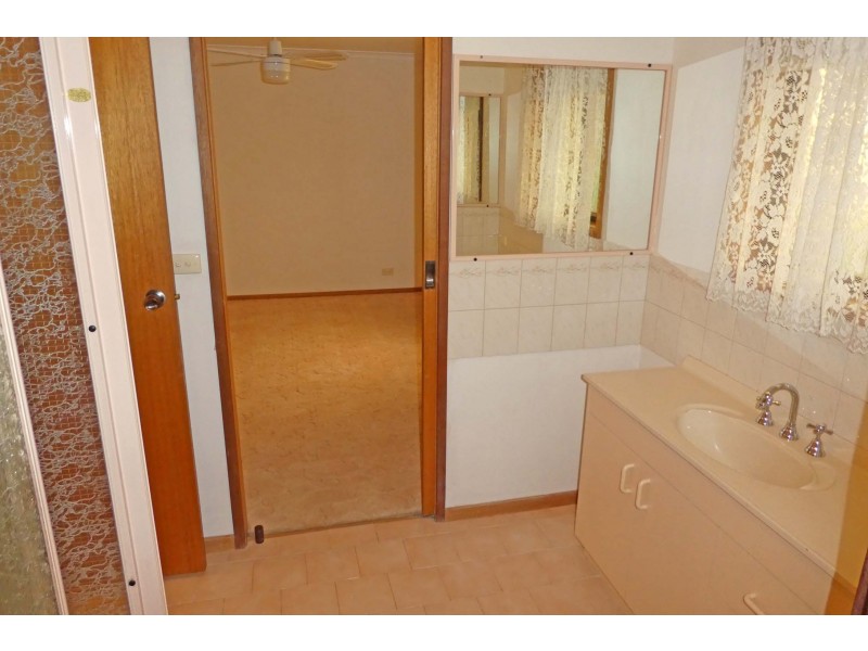 1/152 Fenaughty Street, Kyabram VIC 3620