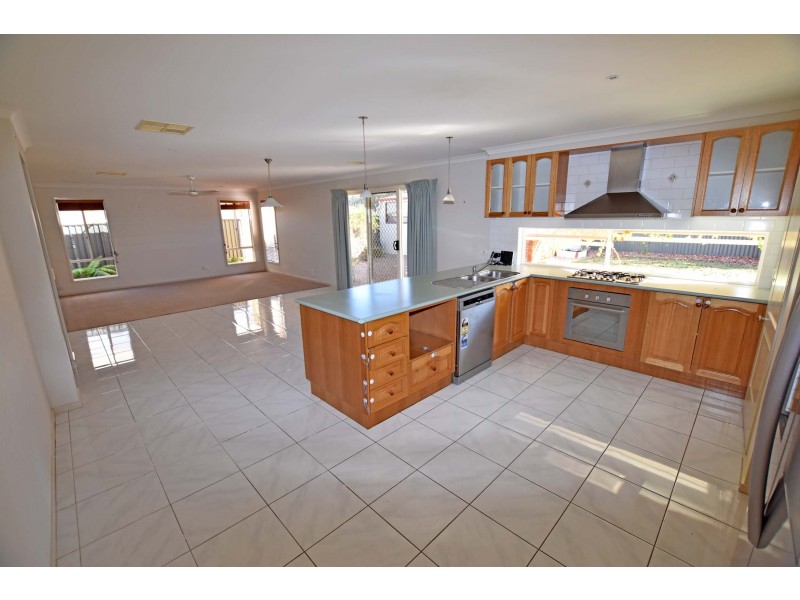 10 Eden Grove, Kyabram VIC 3620