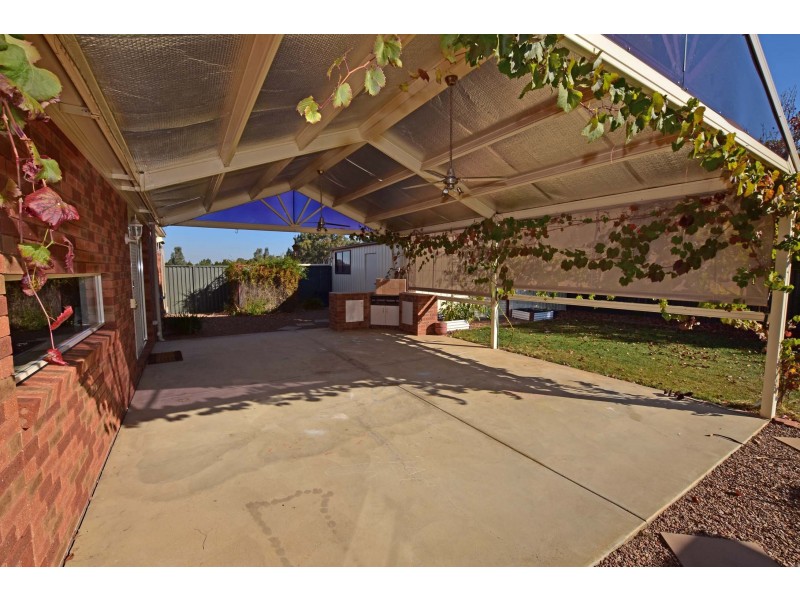 10 Eden Grove, Kyabram VIC 3620