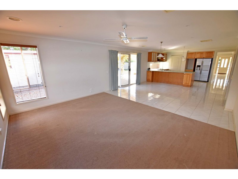 10 Eden Grove, Kyabram VIC 3620