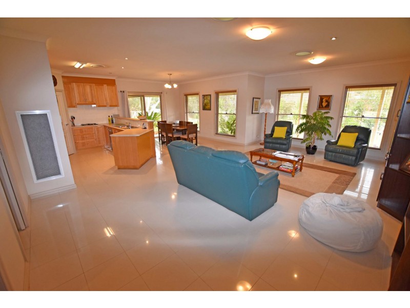 5 Gardadale Drive, Kyabram VIC 3620