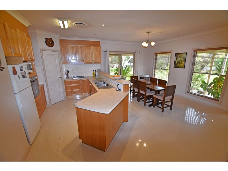 5 Gardadale Drive, Kyabram VIC 3620