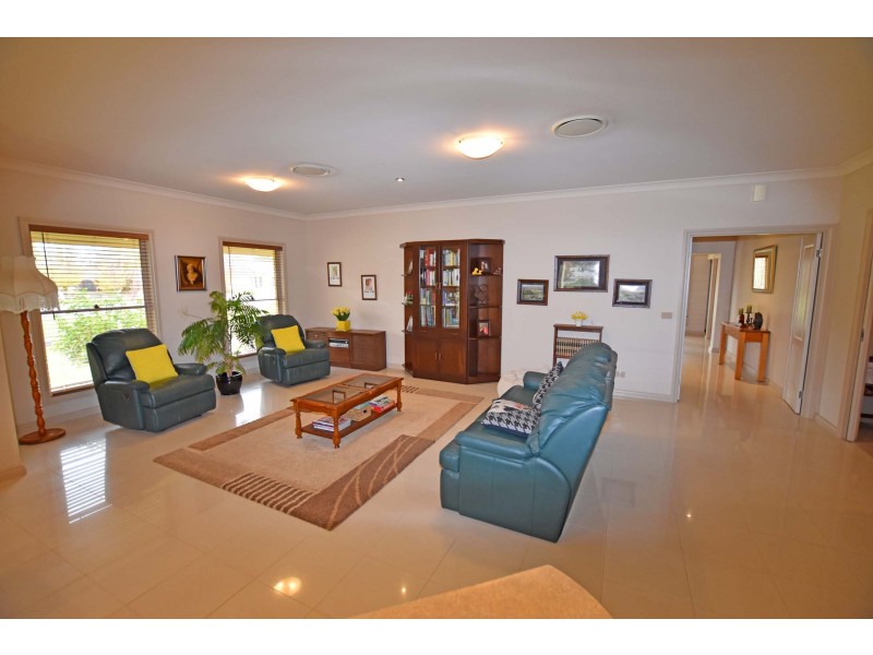 5 Gardadale Drive, Kyabram VIC 3620