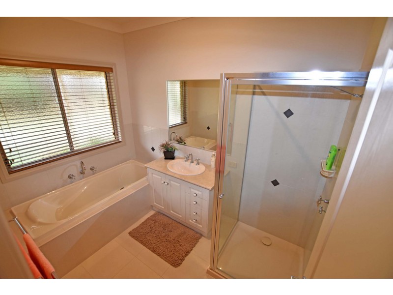 5 Gardadale Drive, Kyabram VIC 3620