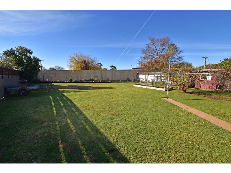 12 Lynton Crescent, Kyabram VIC 3620