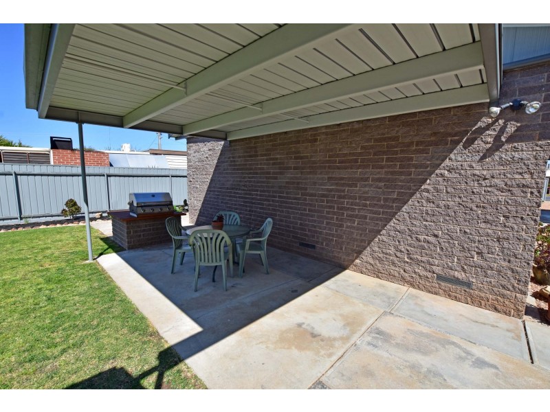 98 Albion Street, Kyabram VIC 3620