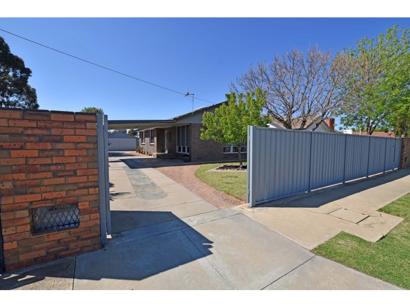 98 Albion Street, Kyabram VIC 3620