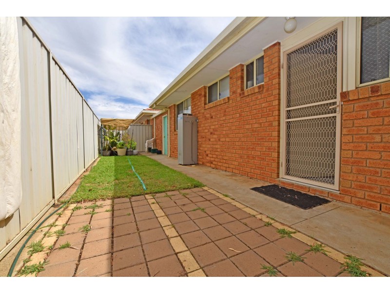 2/10 Munro Crescent, Kyabram VIC 3620