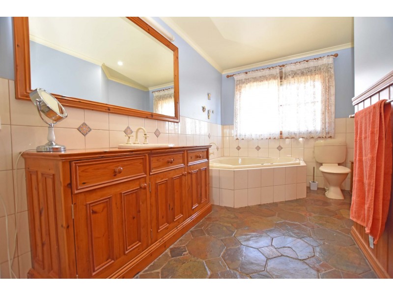 17 Tweddle Street, Kyabram VIC 3620