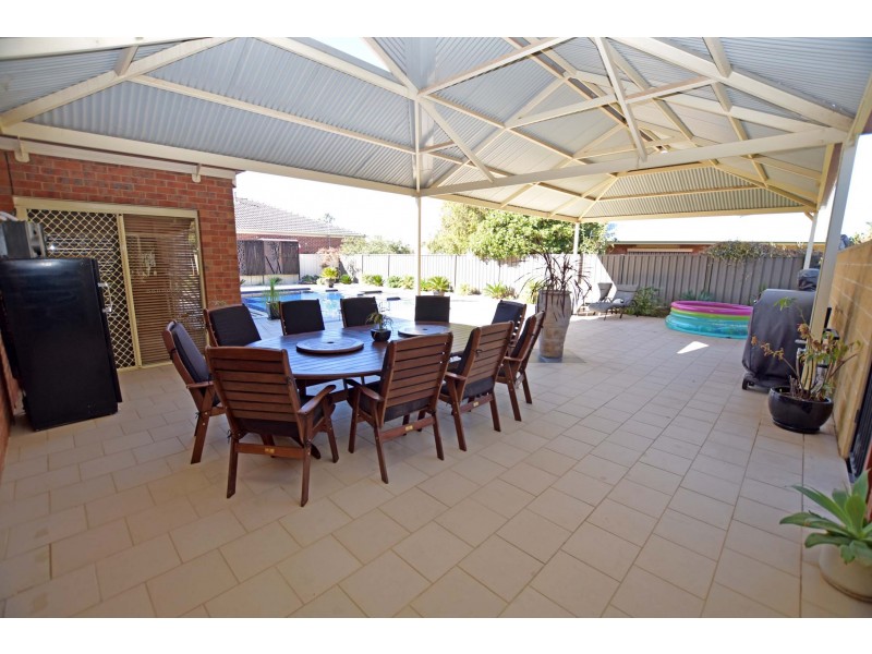 16 Deakin Grove, Tongala VIC 3621
