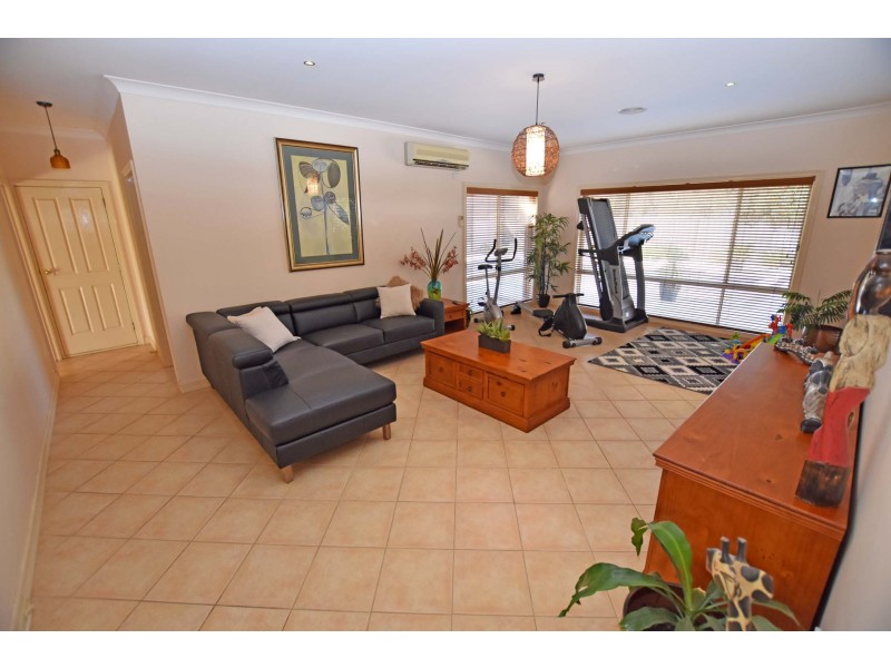 16 Deakin Grove, Tongala VIC 3621