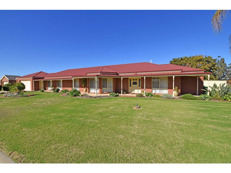 16 Deakin Grove, Tongala VIC 3621
