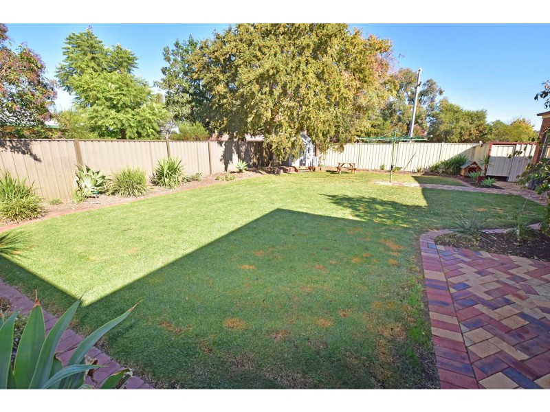 16 Deakin Grove, Tongala VIC 3621
